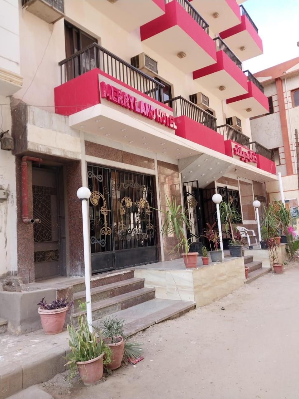 Merry Land Hotel & Roof Top Nile Restaurant ルクソール エクステリア 写真