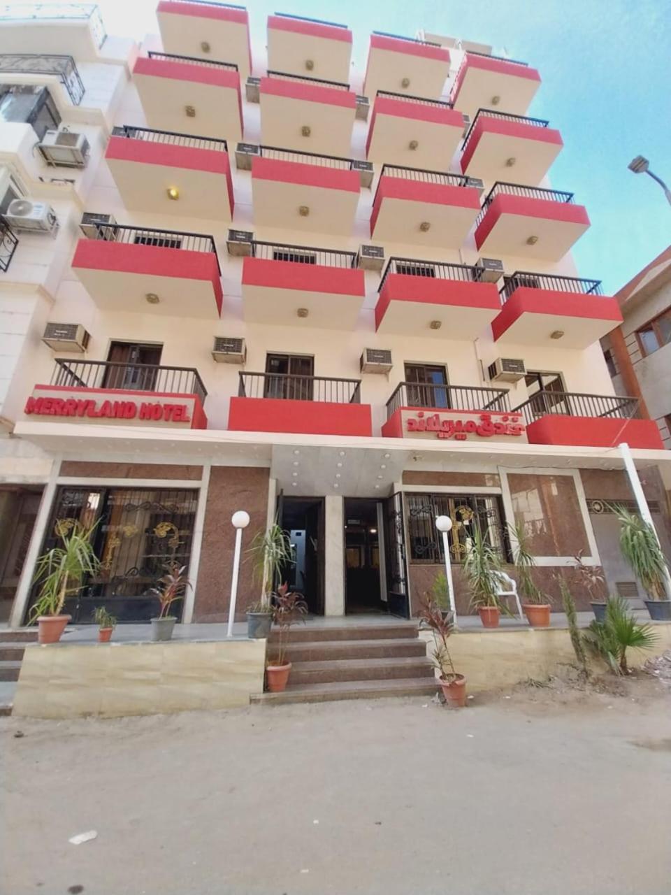 Merry Land Hotel & Roof Top Nile Restaurant ルクソール エクステリア 写真