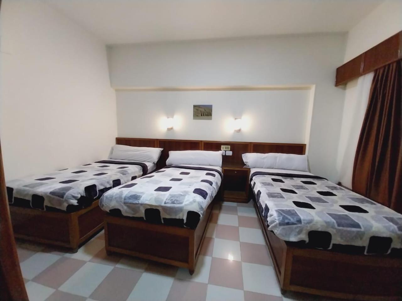 Merry Land Hotel & Roof Top Nile Restaurant ルクソール エクステリア 写真