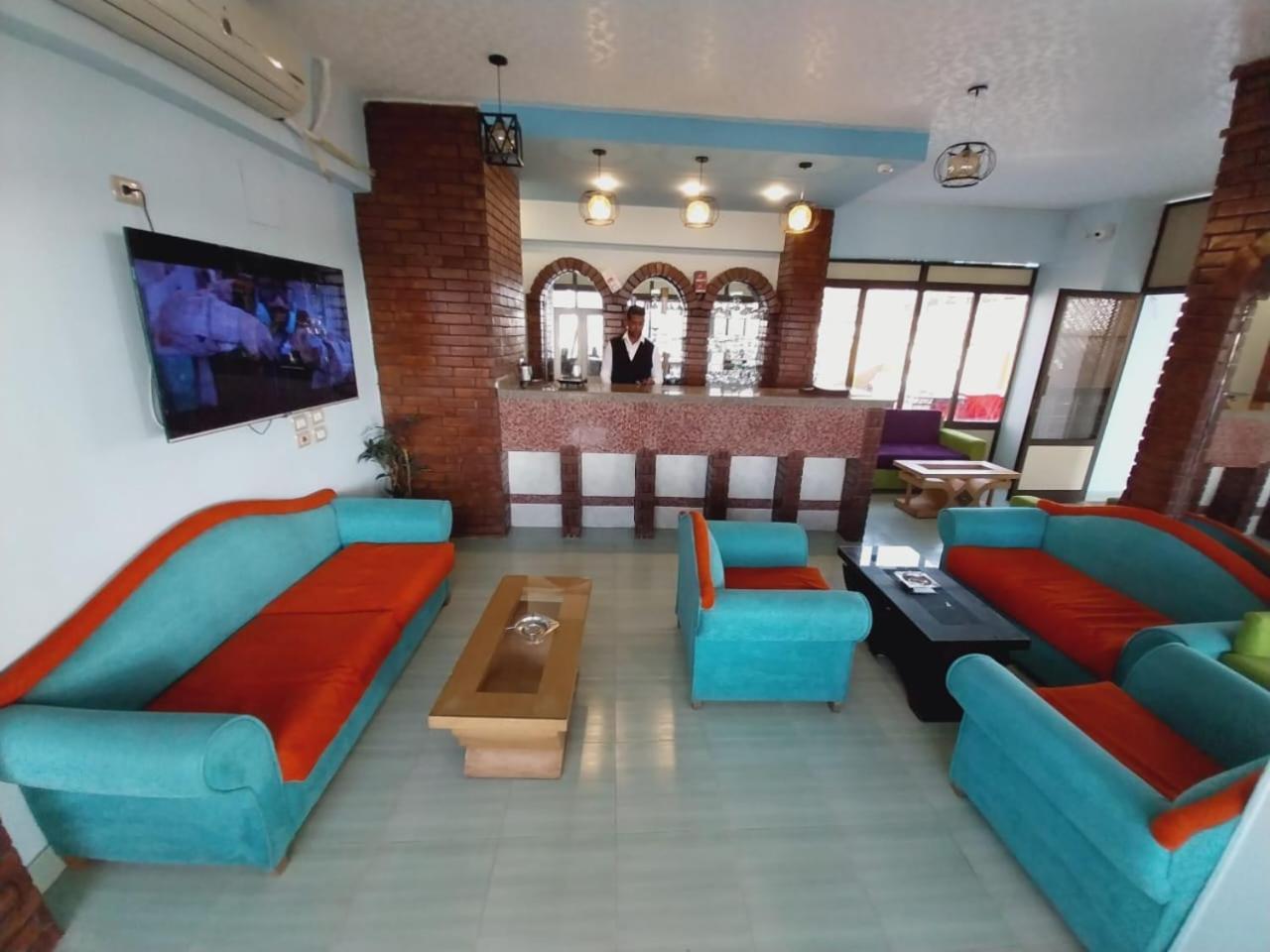 Merry Land Hotel & Roof Top Nile Restaurant ルクソール エクステリア 写真