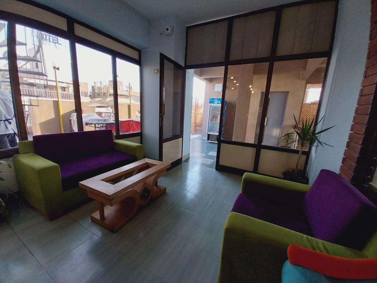 Merry Land Hotel & Roof Top Nile Restaurant ルクソール エクステリア 写真