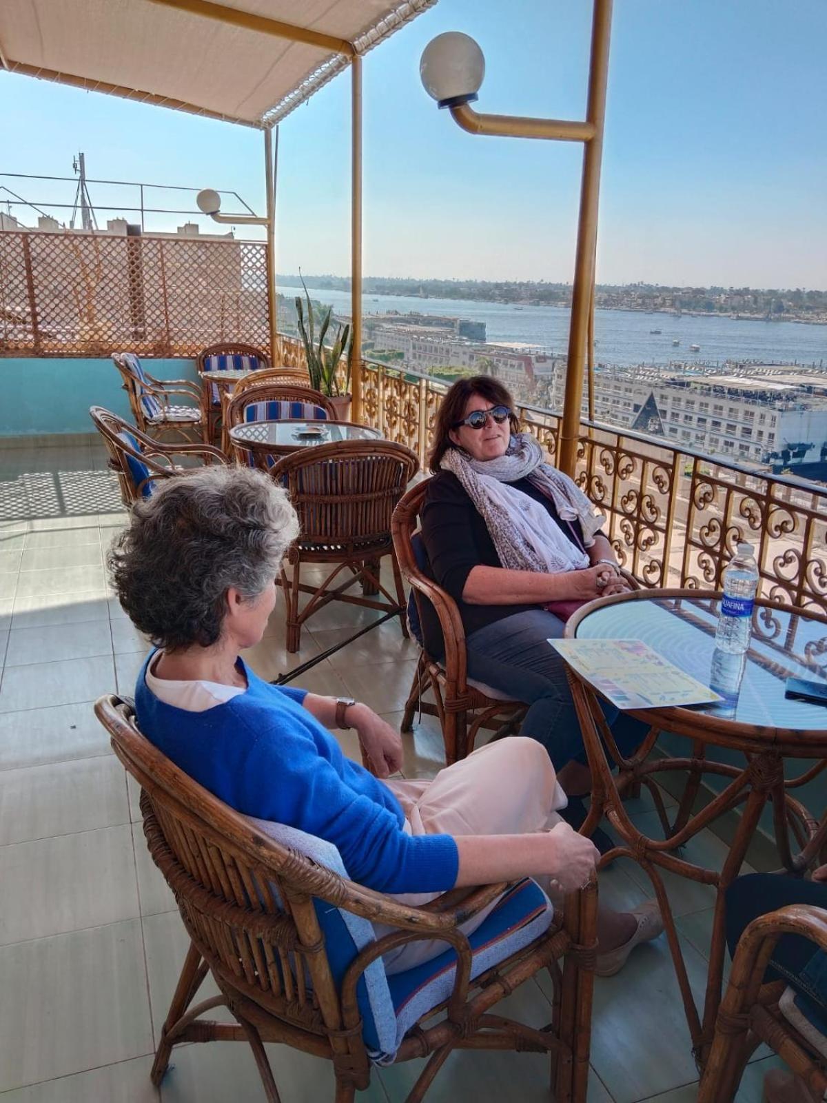 Merry Land Hotel & Roof Top Nile Restaurant ルクソール エクステリア 写真