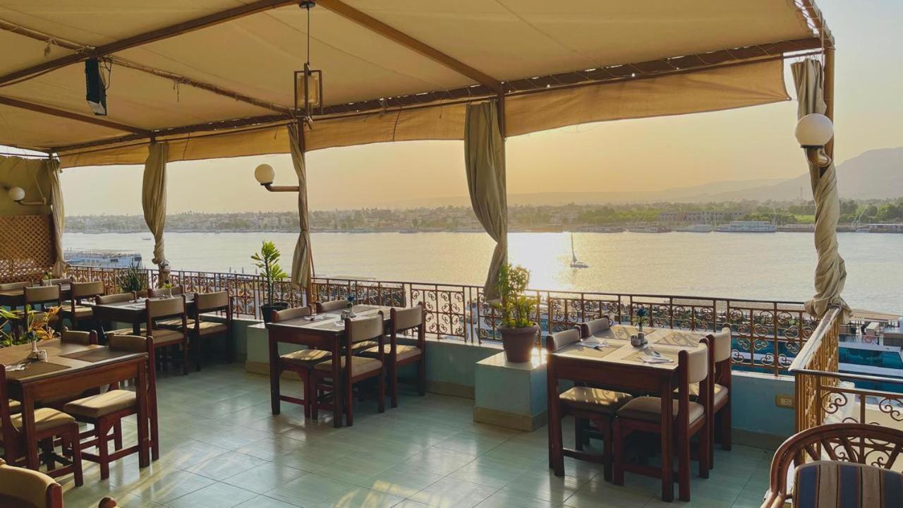 Merry Land Hotel & Roof Top Nile Restaurant ルクソール エクステリア 写真