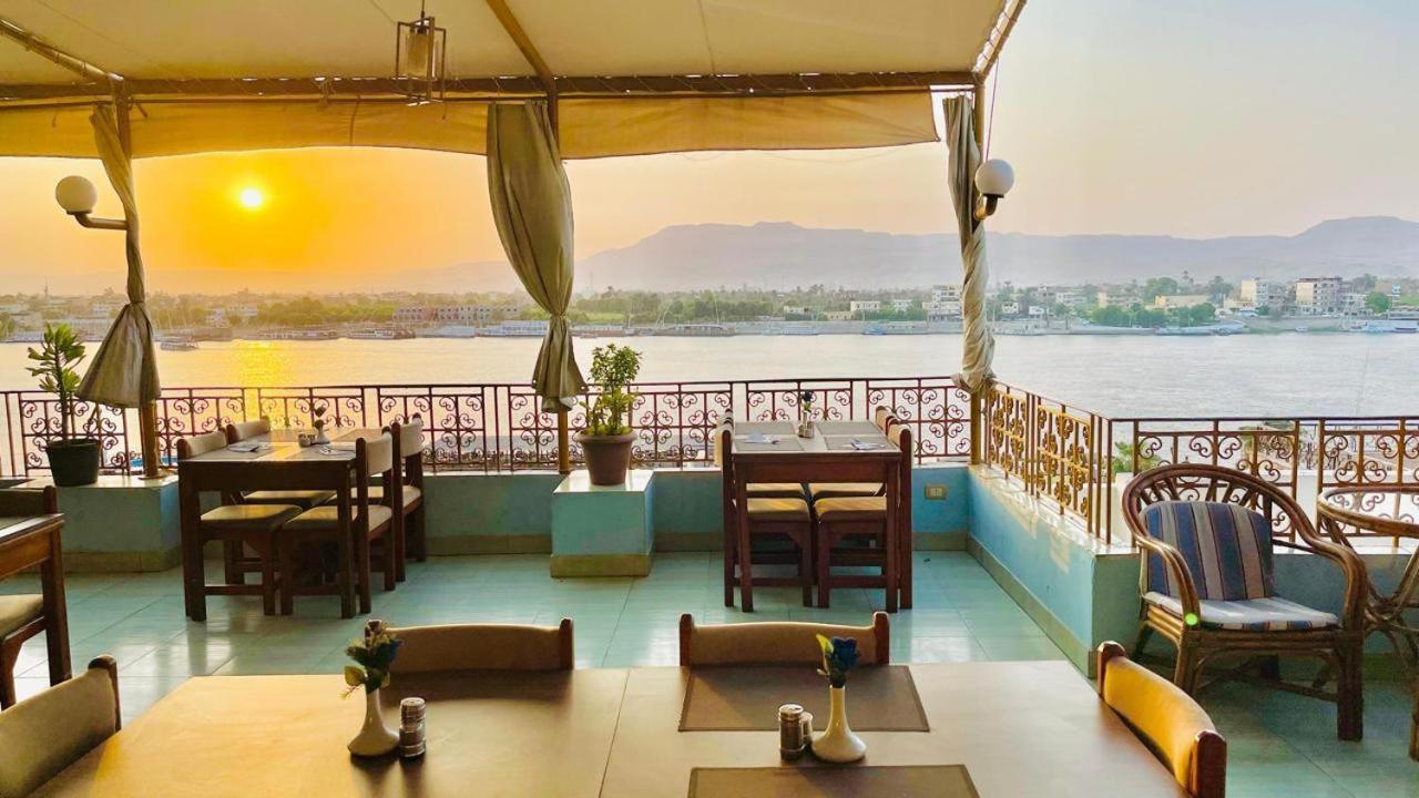Merry Land Hotel & Roof Top Nile Restaurant ルクソール エクステリア 写真